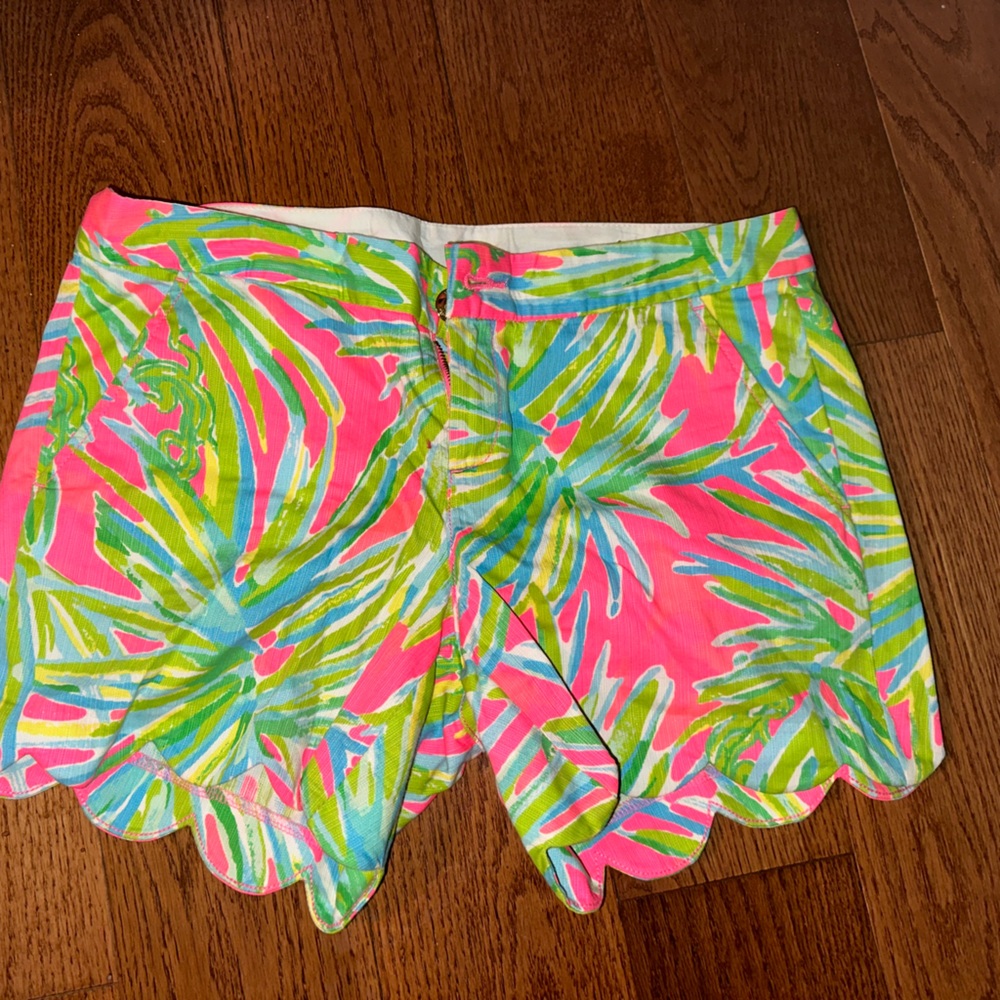 LILLY PULITZER Short Size 4